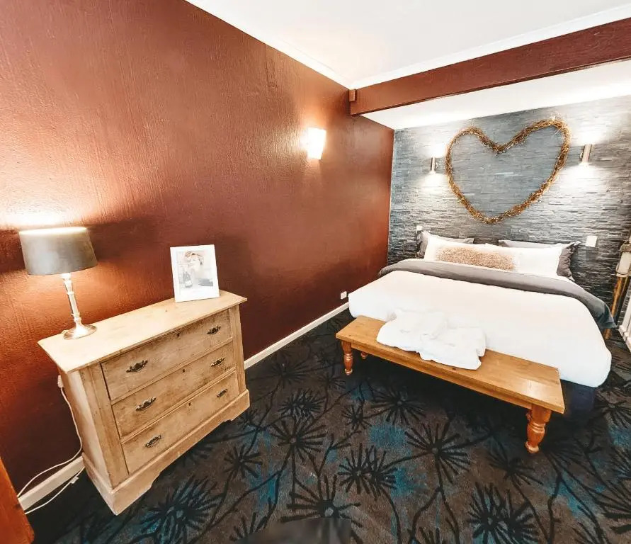 Berntis Mountain Inn