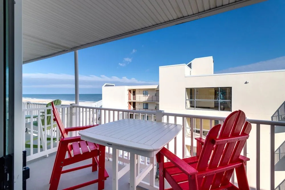 Marylander Condominiums, 90 steps from the beach