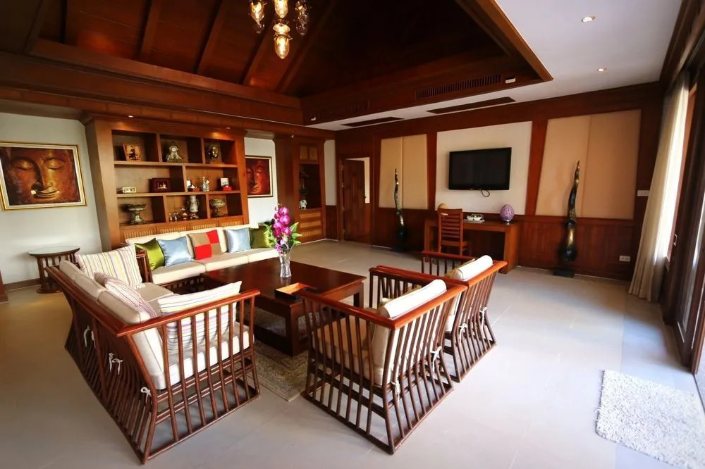 Sirinthara Villa 4 bed pool Nai Harn