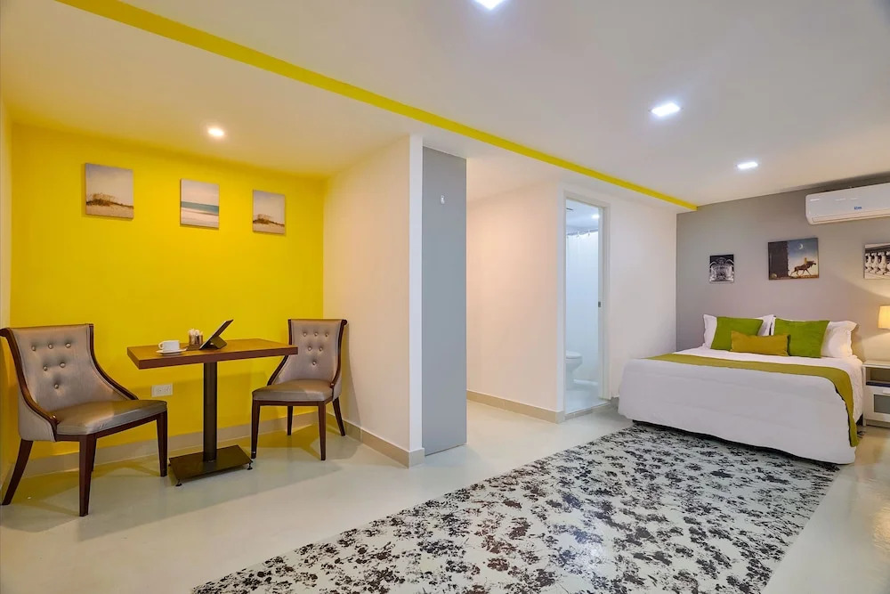 Malecon Premium Rooms & Hotel