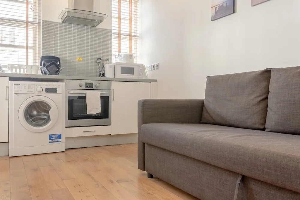 Modern 1 Bedroom Paddington Apartment