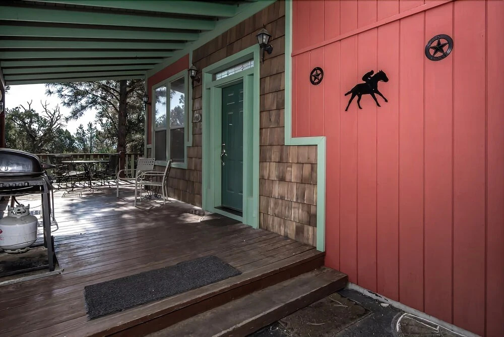 Alhambra - Three Bedroom Cabin