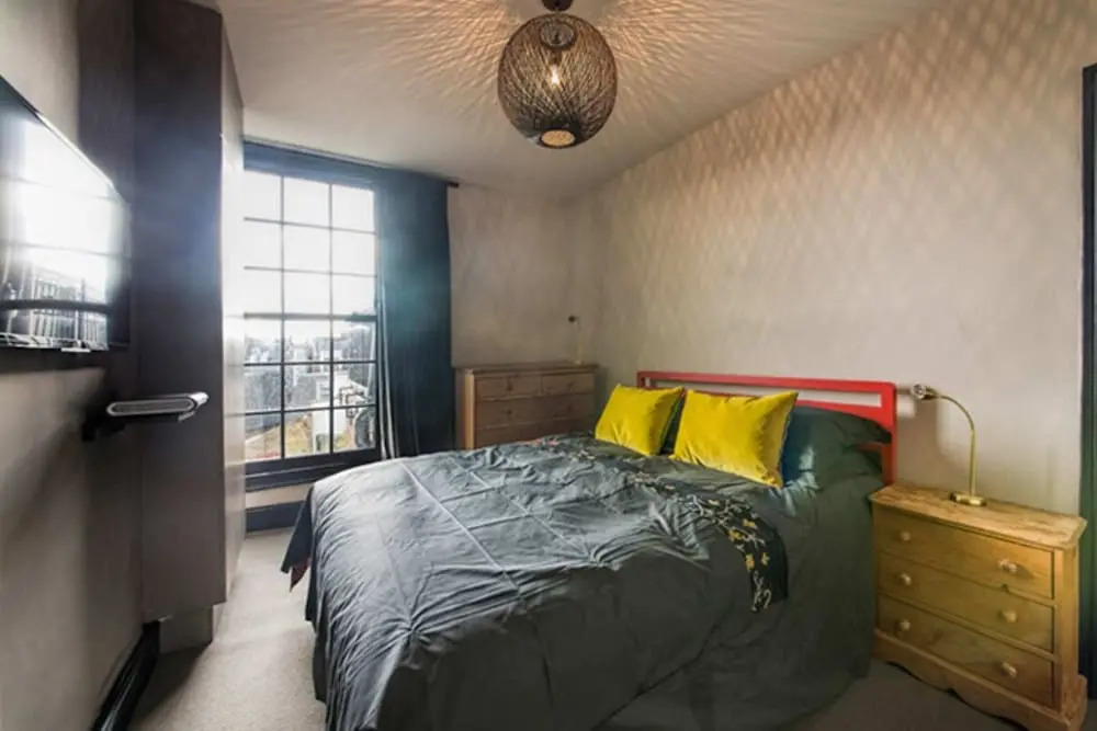 Newly Renovated One Bedroom Kensington Flat