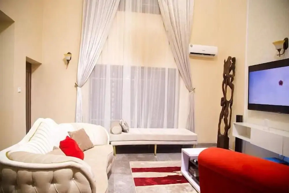 Highgate Apartment