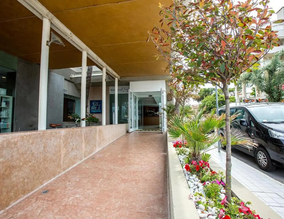 City Hotel