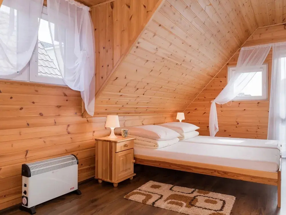 Comfortable houses with swimming pools, Rewal