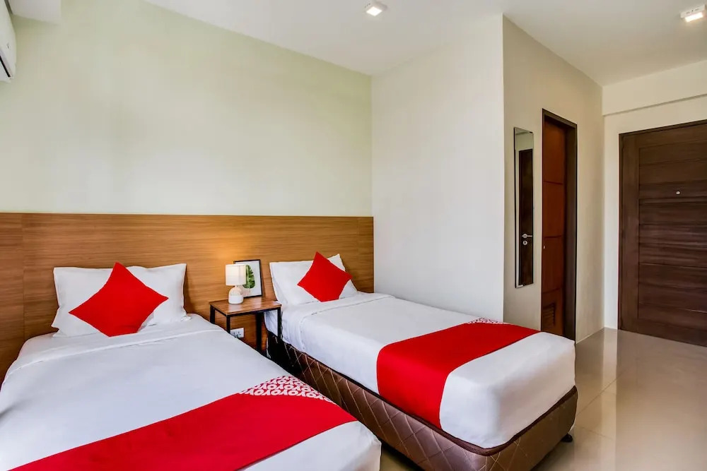 Oyo 403 Maplewave Hotel