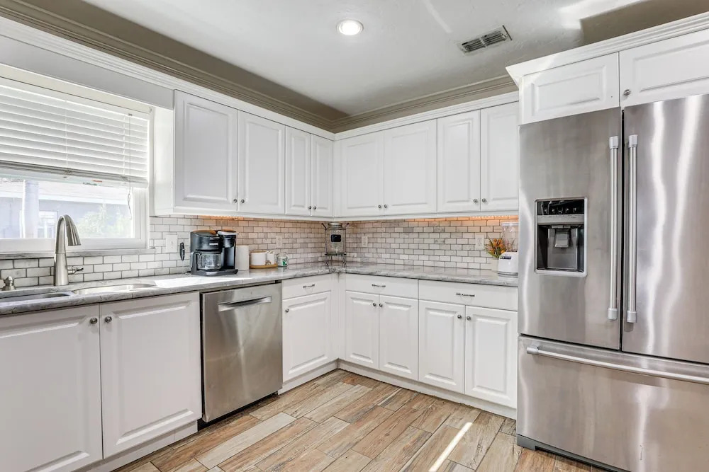 Pet-friendly Home w/ Heated Pool in Bradenton