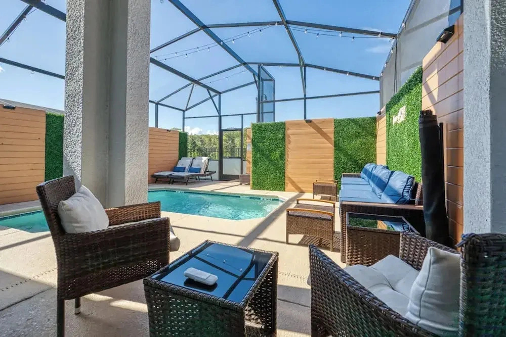 Luxury, Corner Lot, Pond View Vacation Home