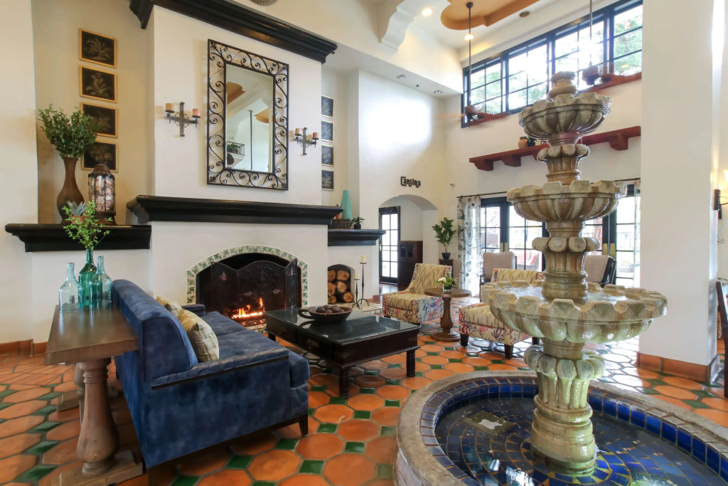 Oxford Suites Pismo Beach