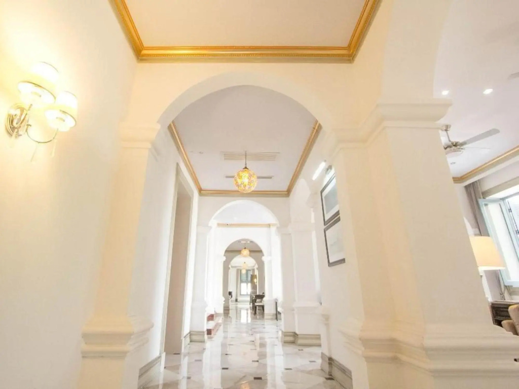 Jing Land Hotel