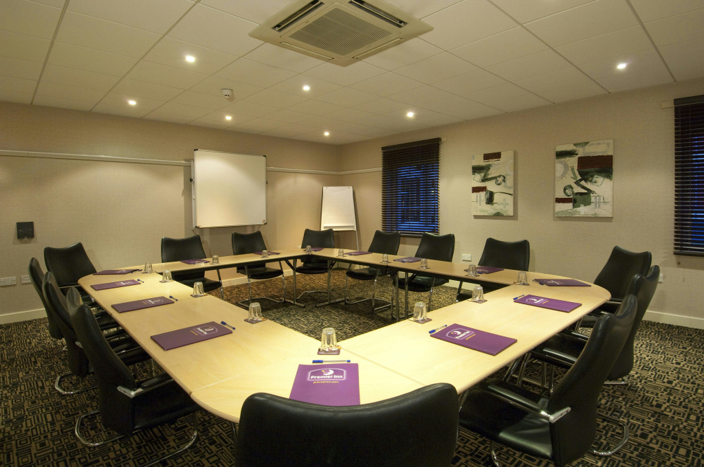 Premier Inn Manchester Trafford Centre West