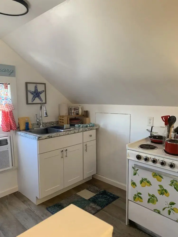 Loft At The Beach 1 Bedroom Apts by RedAwning