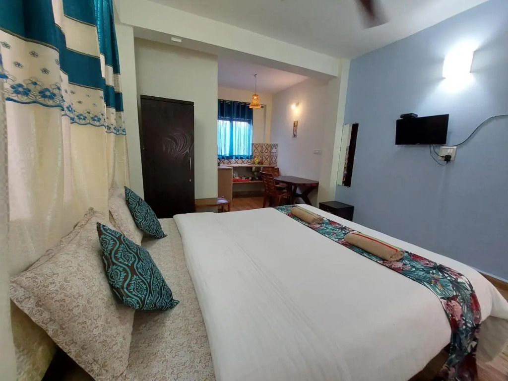 Spectrum Hub beach side Studio Apartment - Candolim - Goa