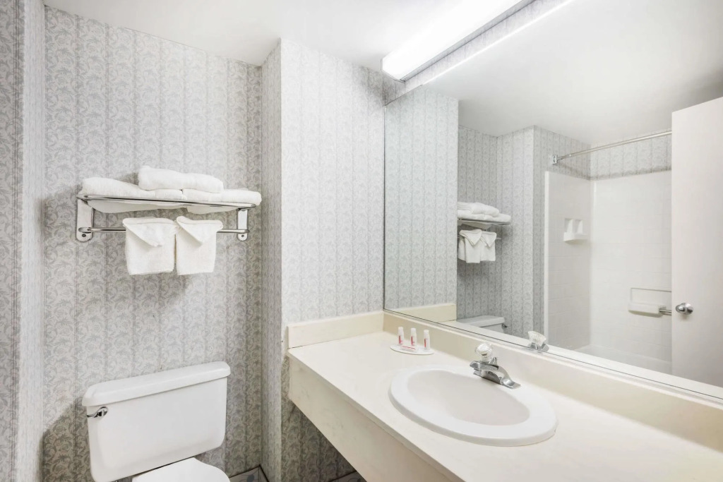 Aderi Hotel Niantic