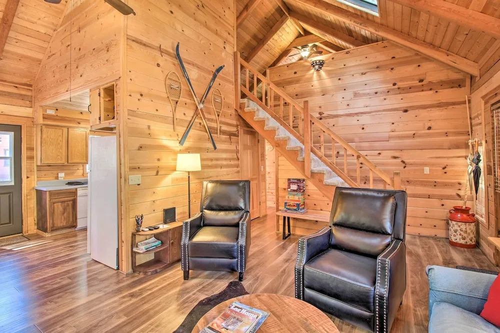 Pinetop-Lakeside Cabin w/ Deck: Hike, Ski & Golf