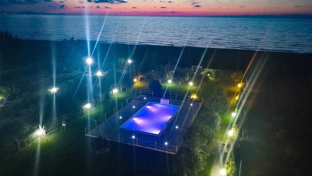 Casa Vacanze Mare Nostrum beach front