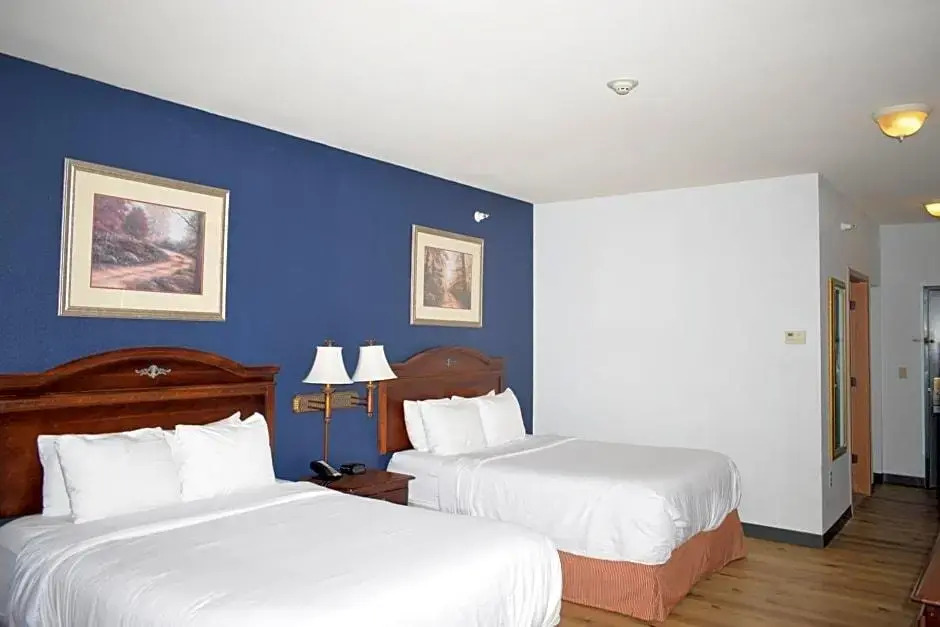 Wingate Suites by Wyndham Youngstown - Austintown