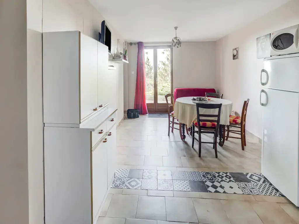 Cozy apartment in Thédirac with a shared swimming pool