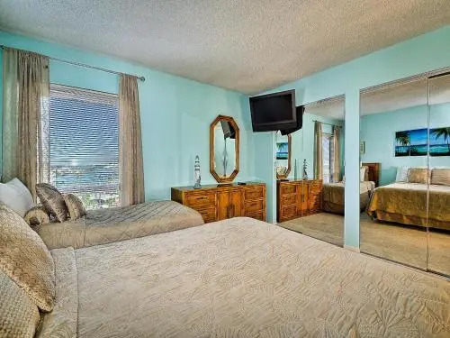 440 West 808N