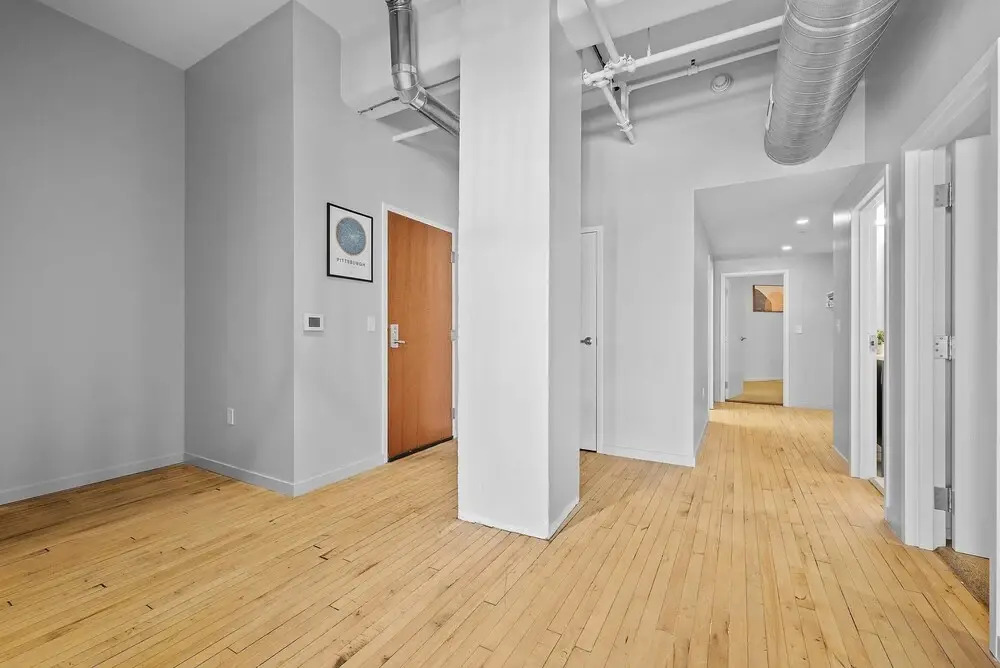 FRONTDESK 1014 Fifth Ave Apts Uptown Pittsburgh
