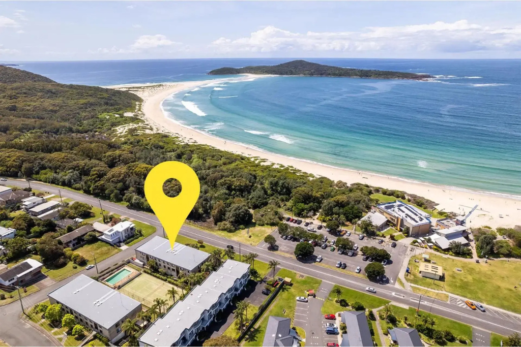 The Dunes15 38 Marine Dr fabulous unit with pool tennis court and across the road to the beach