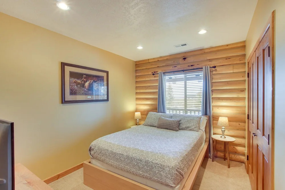 Garden City Cabin ~ 6 Mi to Bear Lake State Park!