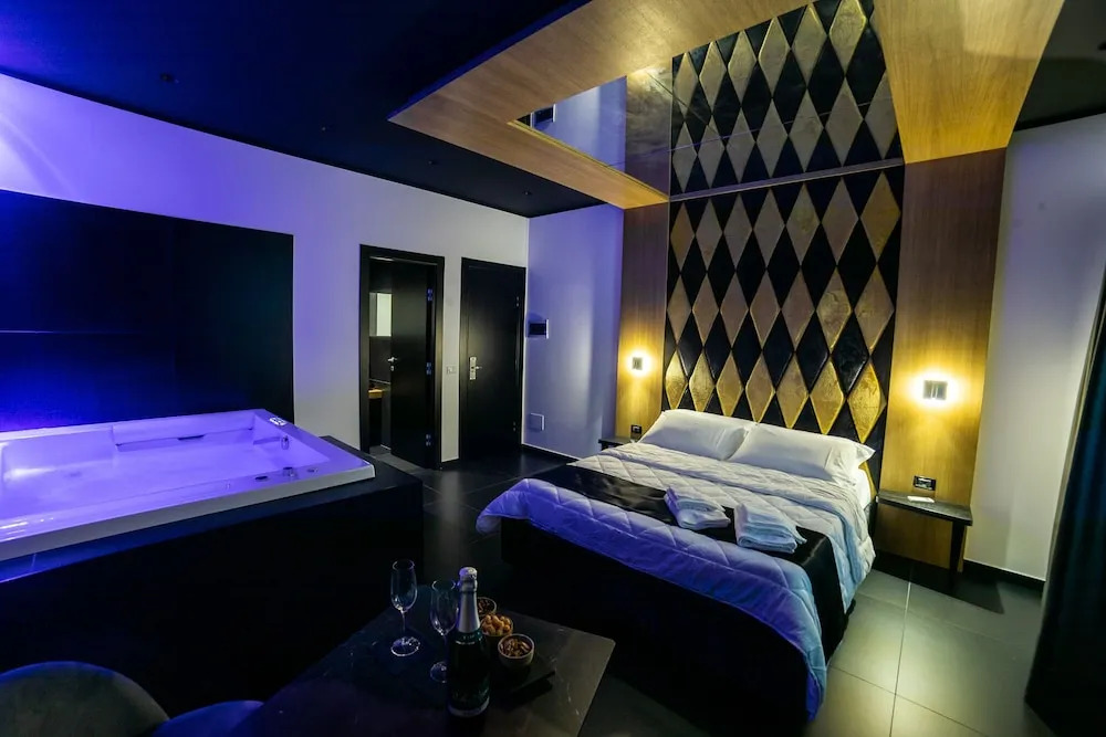 Maximum hub suite&spa