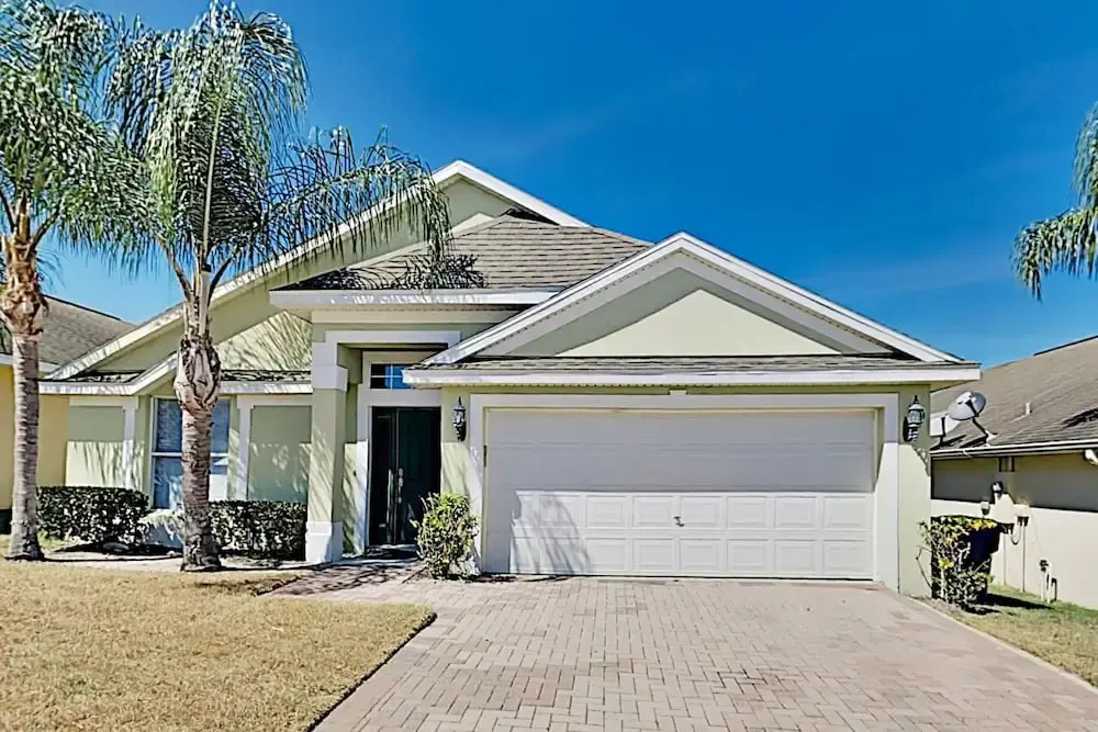 Peaceful W/ Lanai Pool - Near Disney! 4 Bedroom Home
