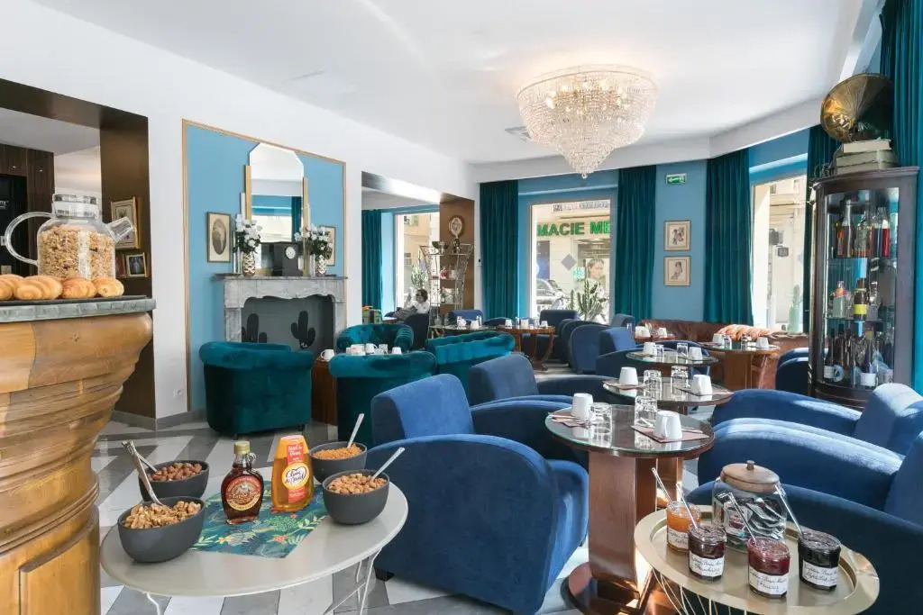 The Jay Hotel by HappyCulture