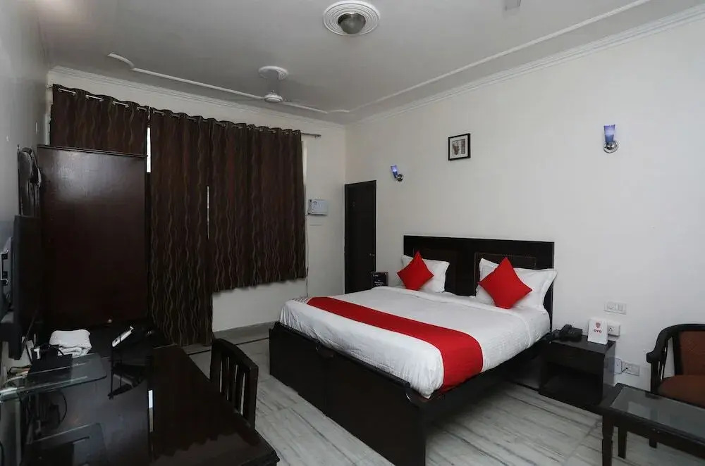 OYO Rooms Opp Global Foyer
