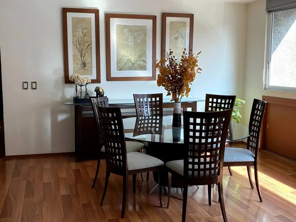 Large and Comfortable Apartment in Napoles Area Neighborhood