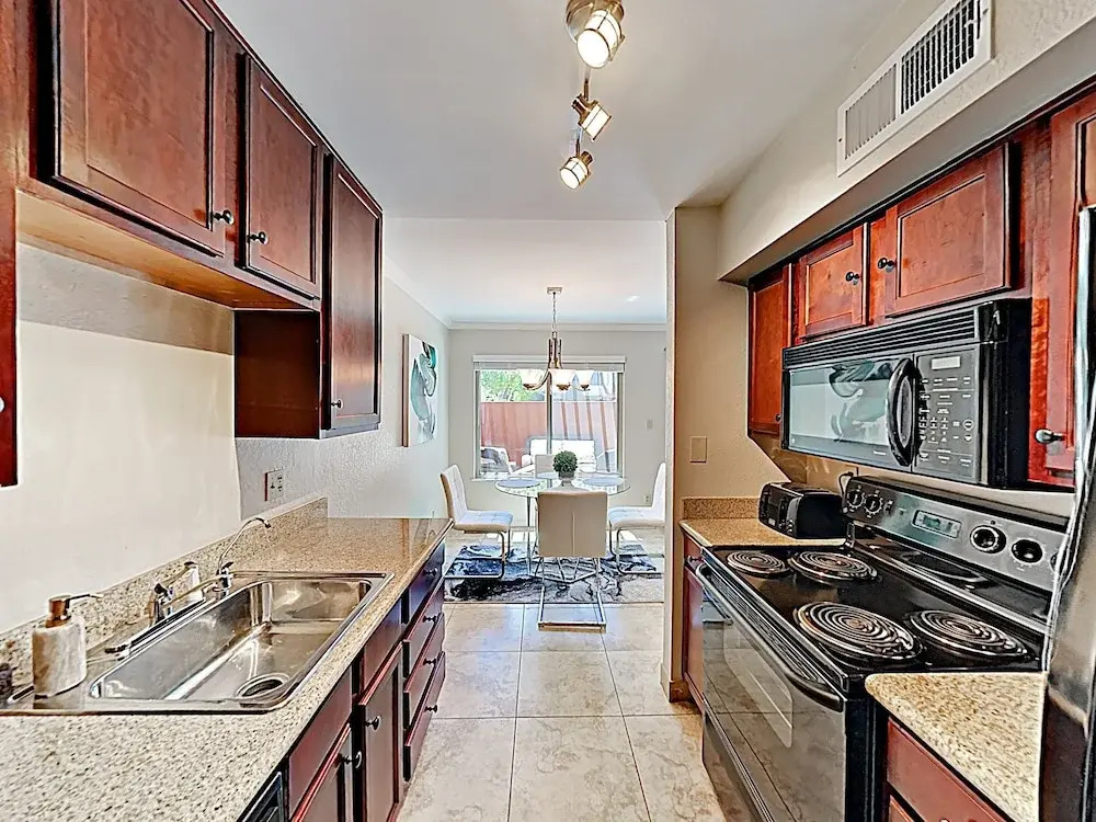 3600 Scottsdale - 2 Br Condo