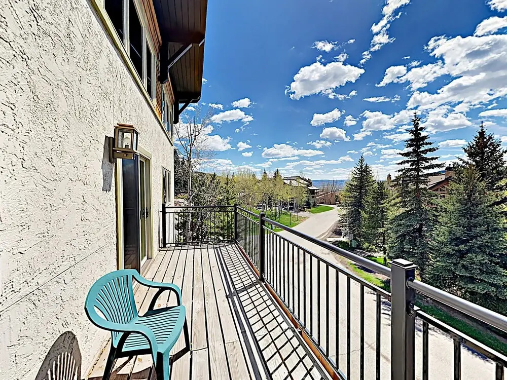 Ski Trail Apartment 2320 by RedAwning