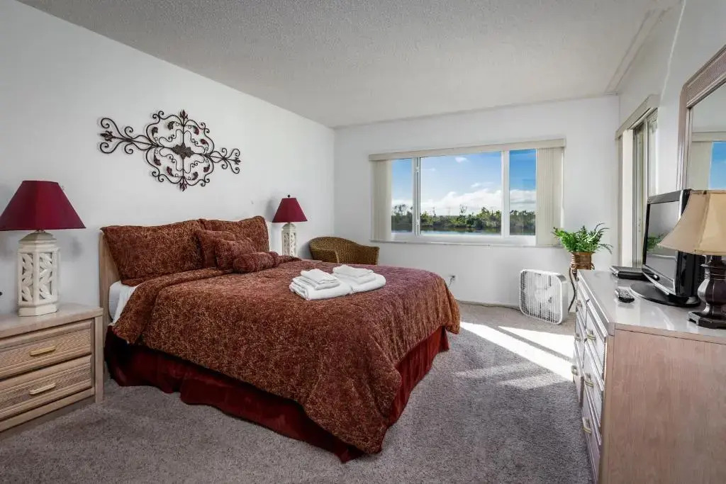 Sand Caper 103, Sleeps 4, Gulf Front, 2 Bedrooms, Elevator, Heated Pool