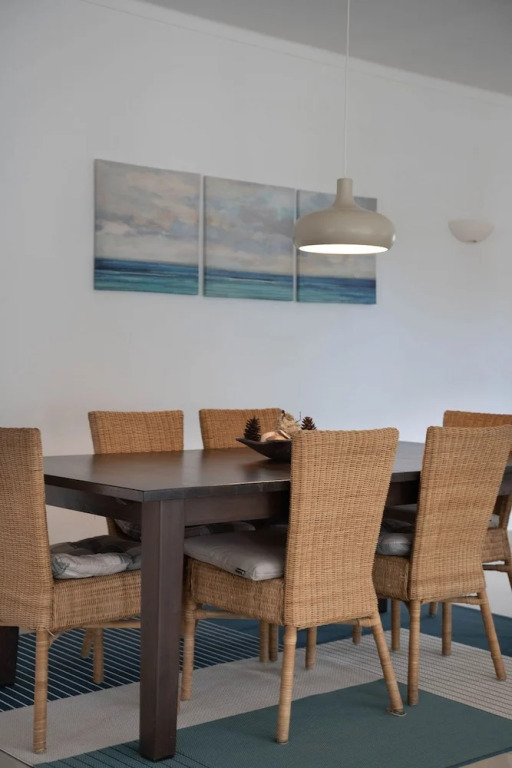 16 Centeanes Fabulous Location Just Short Walk t