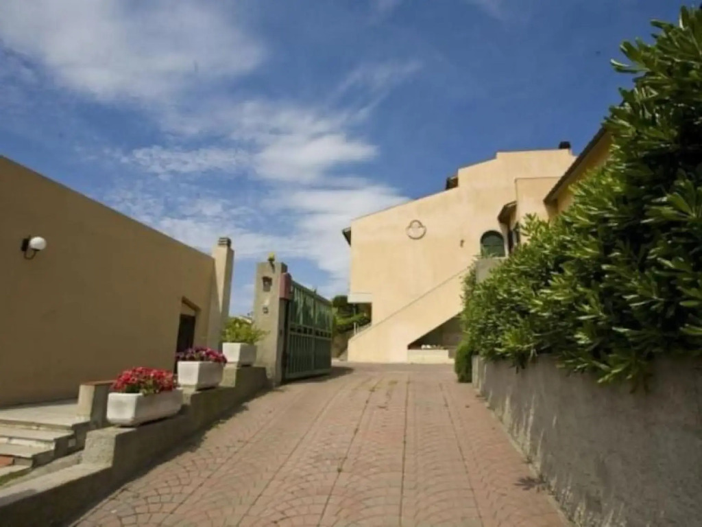 Capoliveri center with Outer space and Parking.-MALEA