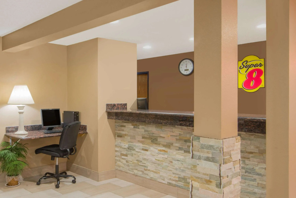 Super 8 by Wyndham Story City