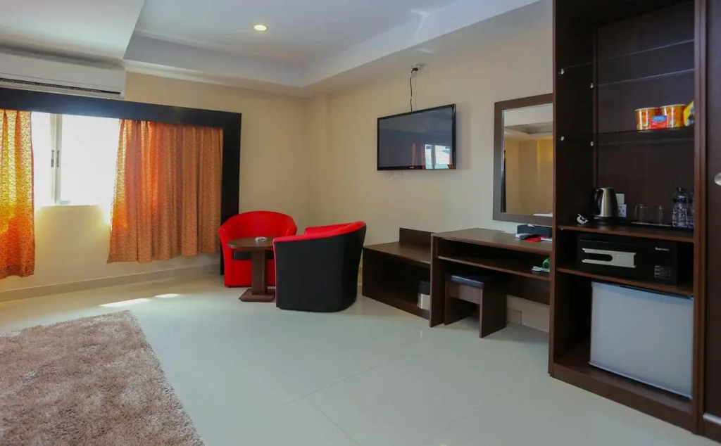 G9 Hotel