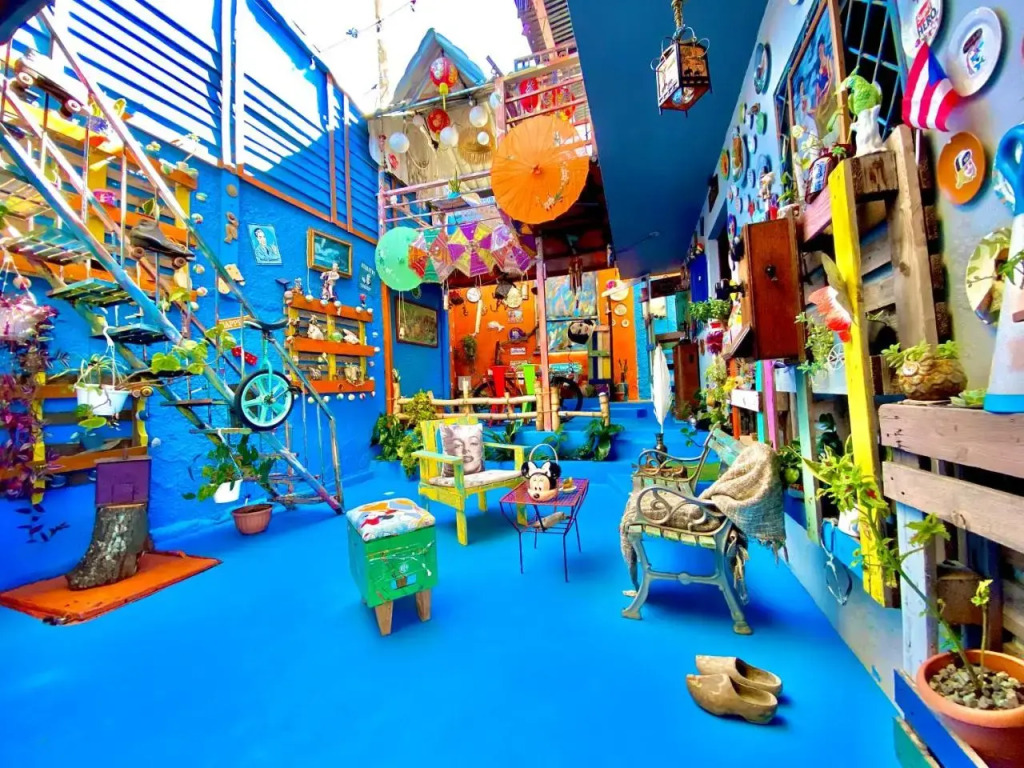 El Patio Azul
