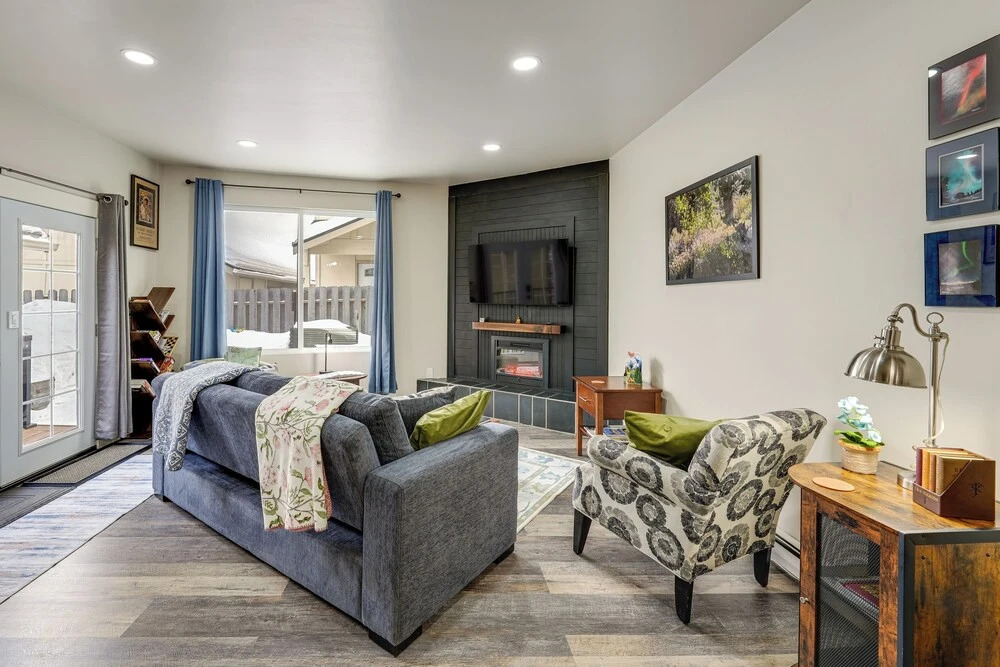 Quiet Anchorage Home: Near Parks, Hikes & Airport!