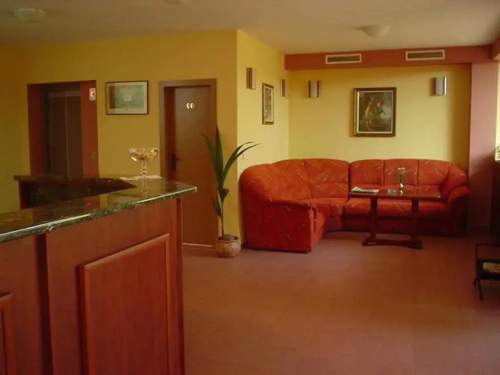 Caprice Family Hotel