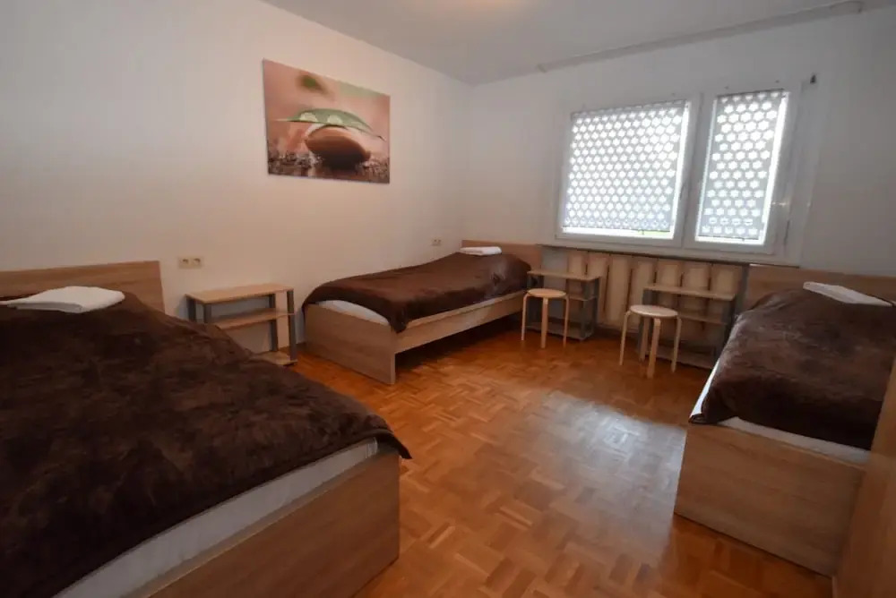 AB Apartment 83