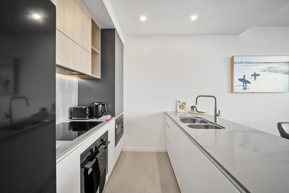 Apartment With Gym and Indoor Pool Access