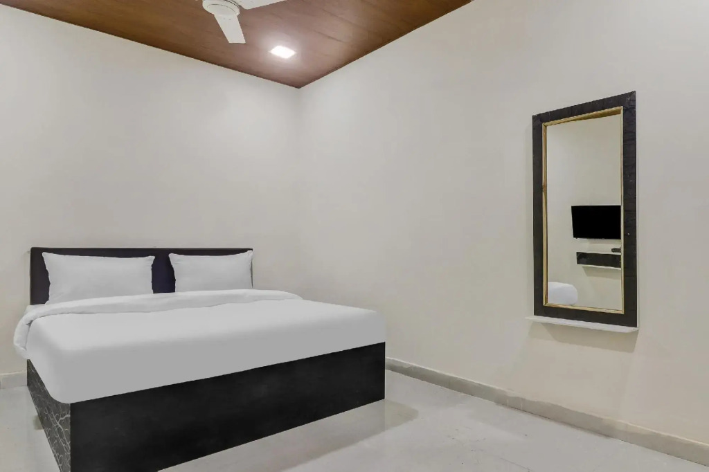 OYO 86527 Hotel Vijay Residency