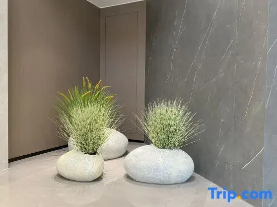 Yunjing Hotel (Luohe Shabei Dennis Convention and Exhibition Center)