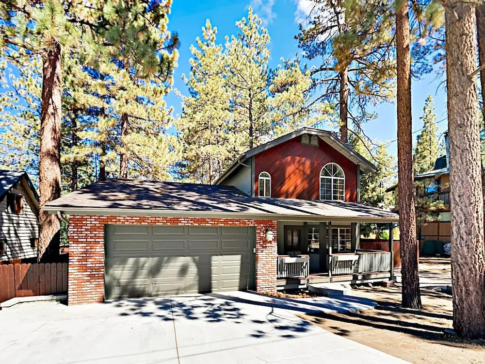 585 Golden West Drive Home 3 Bedrooms 2 Bathrooms Home