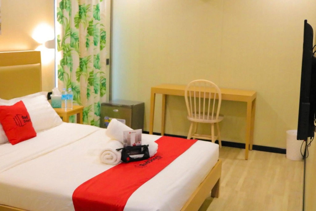 RedDoorz Plus at Moriyama Hotel AS Fortuna Cebu