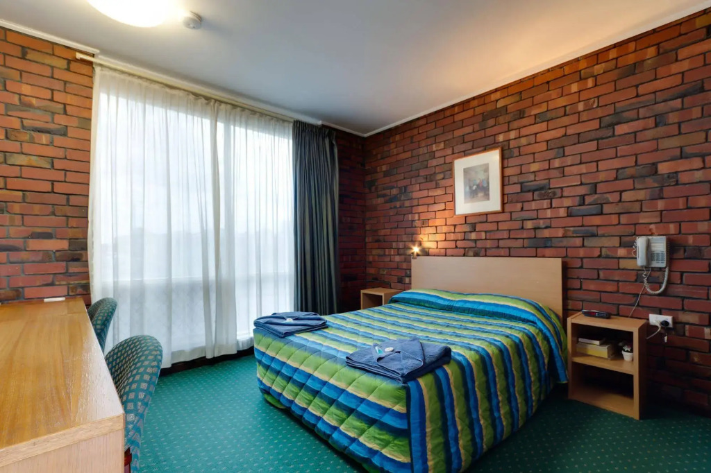 Enfield Motor Inn