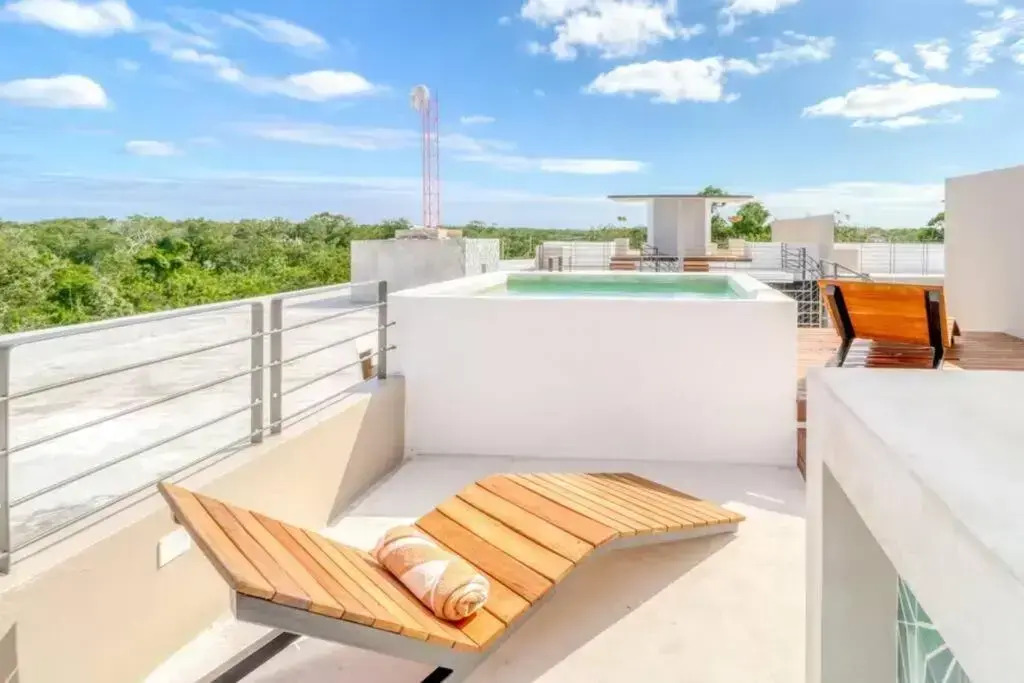 304 Amena Romantic Jungle PH w/ Private Pool & Gym